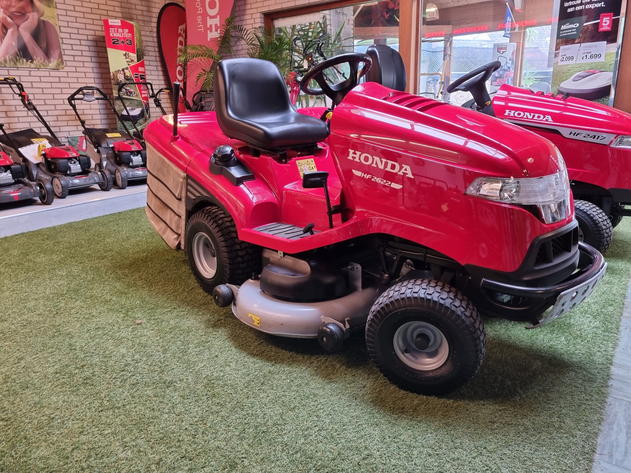 Kwestie Uitrusten Smederij HONDA HF2622 HME zitmaaier met opvangbak en mulchfunctie – 122cm 22pk 2  cilinder hydrostaat zgan – VERKOCHT – Vansteegtuinmachines